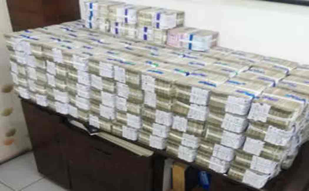 8 crore cash seized in telangana from bjp workers