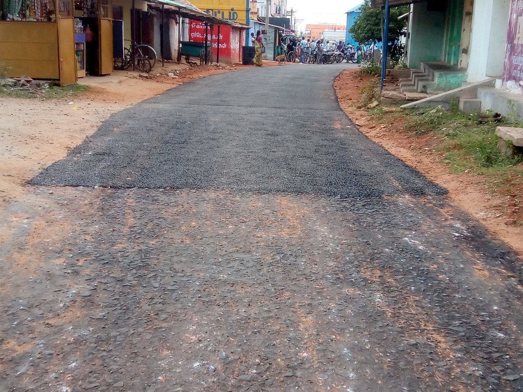Unmanned road Civilians who have been blocked as quality roads!
