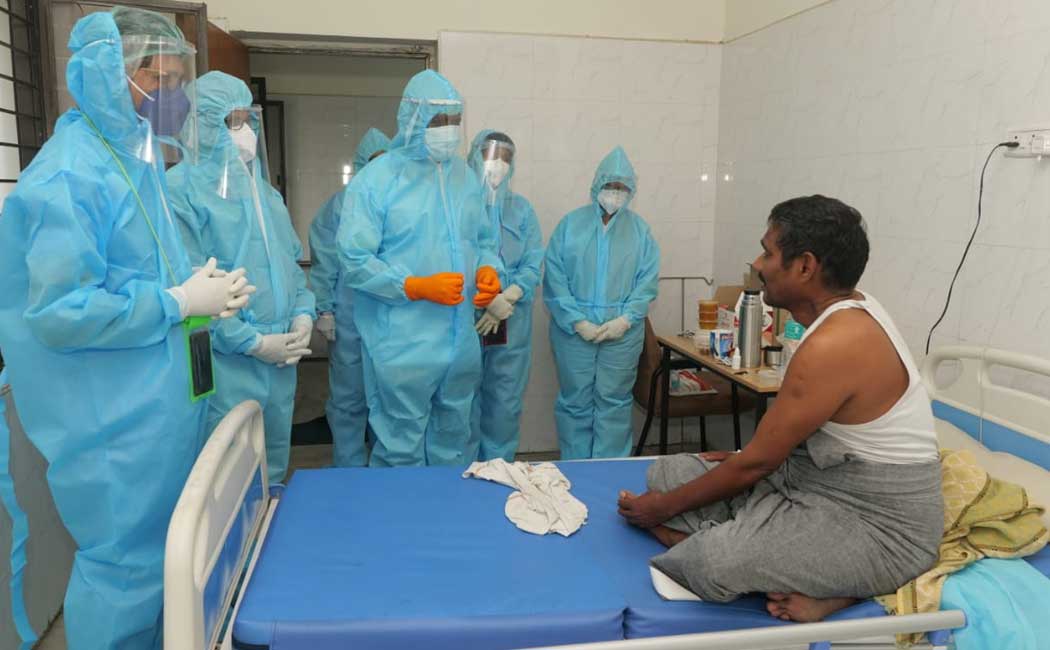 The minister who visited and inspected the hospital