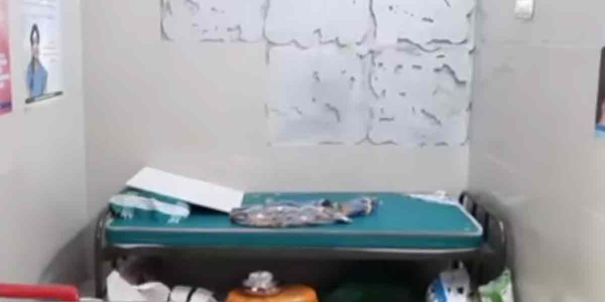 Tiles that fell in the maternity ward .... Nellai Primary Health Center disgrace!