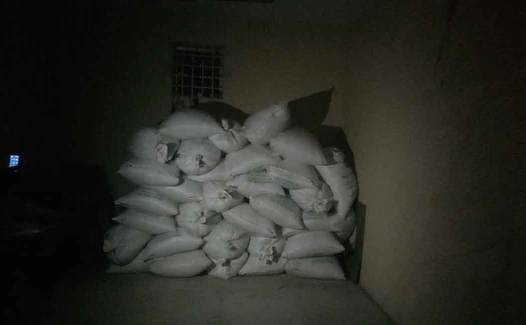 2 ton rice packs confiscated rice mafias escaped