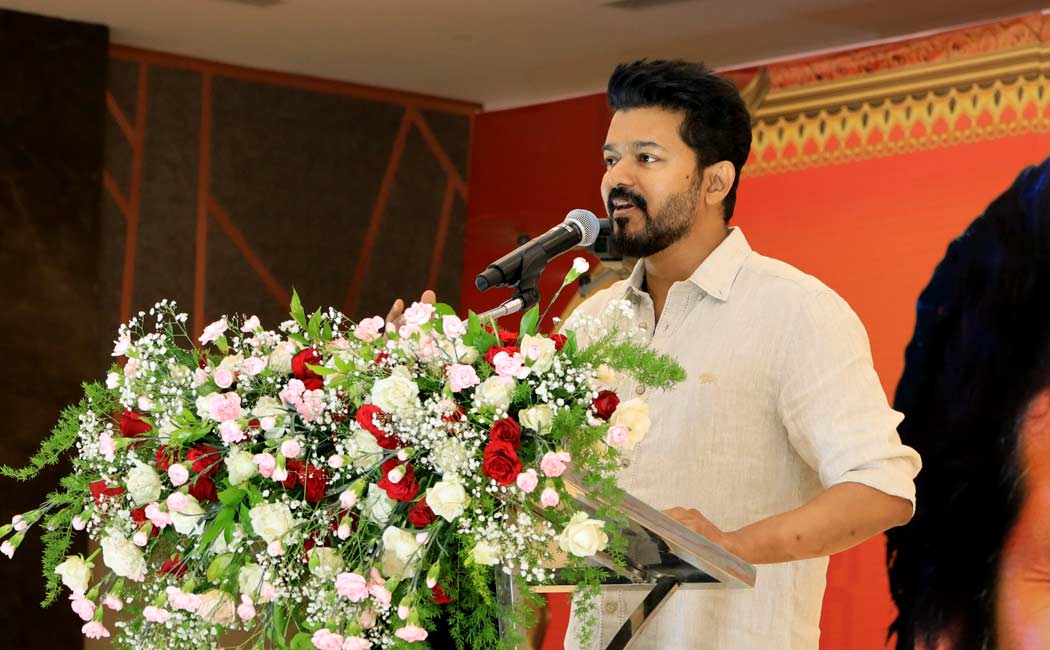 vijay speech at student award function