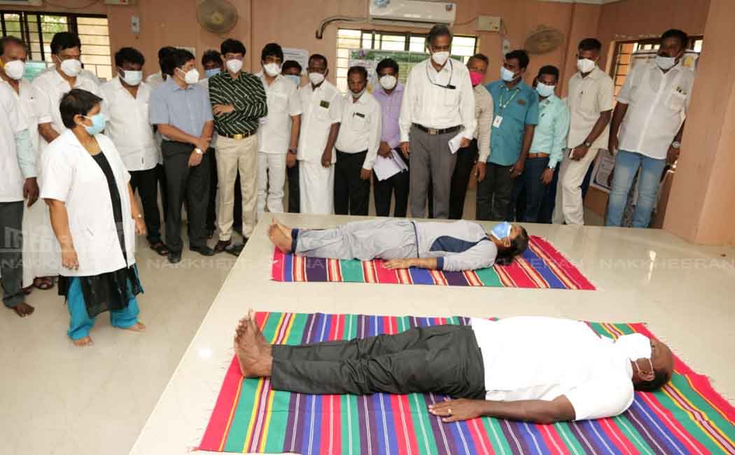 The minister who did yoga following the field visit