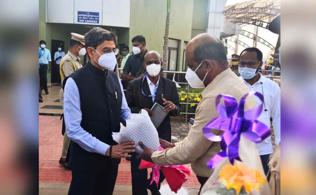 Trichy District Collector sent off the Governor