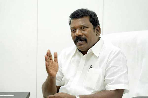 Selvaperunthagai condemns Kamakoti is unfit to be IIT Director