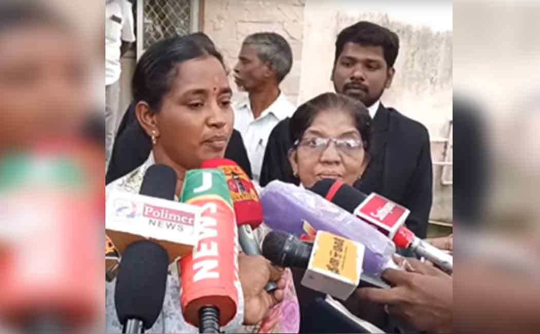 Kaniyamoor student cell phone issue; Student's mother interviewed