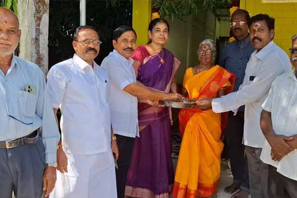 Former students built a house for the ailing headmaster