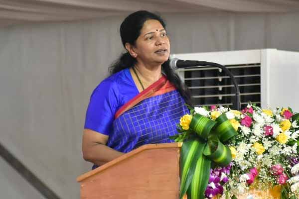 Kanimozhi MP Emphasis on No Caste Names