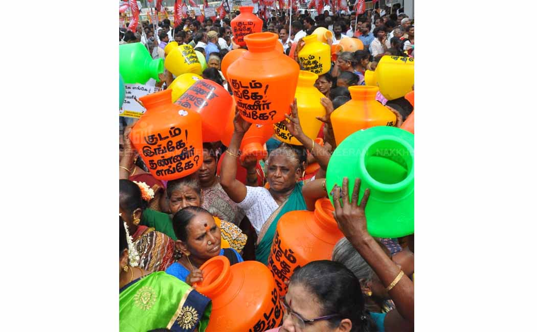 M.K.Stalin protest for Water Problem