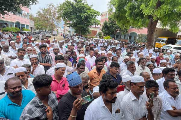 Minister condoles of DMK executive from Perur, Dindigul