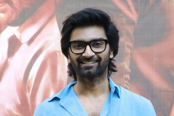 adharvaa about nirangal moondru