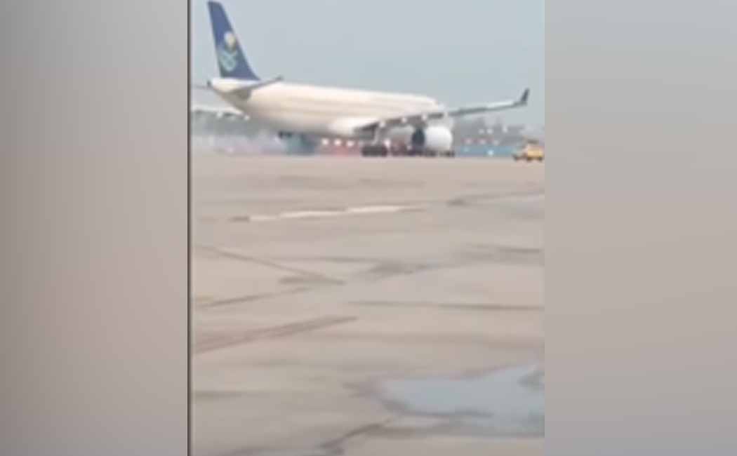 Fire breaks out on plane carrying Hajj passengers