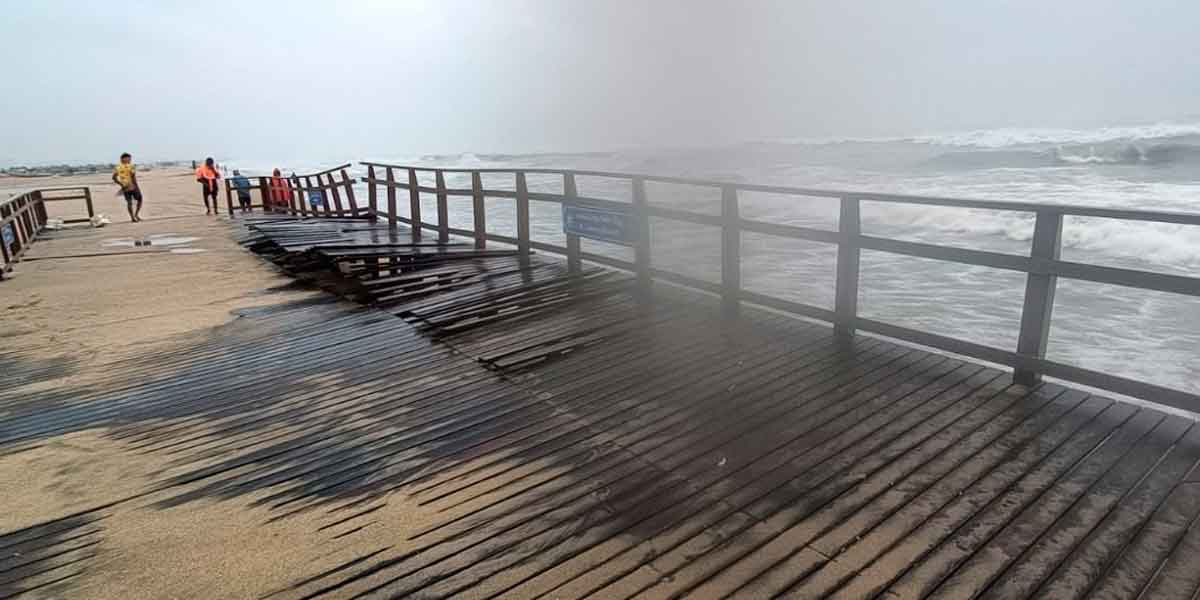 Sea rage at the marina; A platform for disabled persons with disabilities