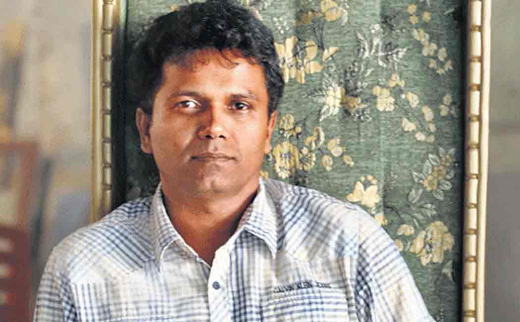 vanjam theera thaayada movie hero selection