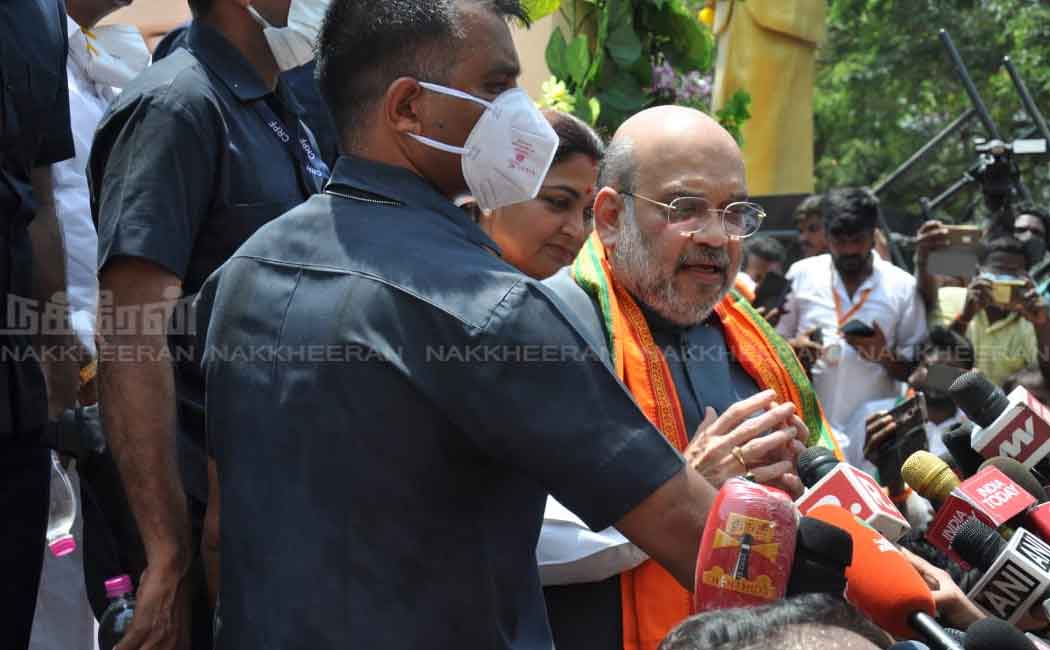 central minister who involved in campaign for supporting of kushboo
