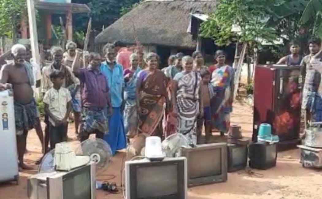 Damage to electrical goods worth lakhs of rupees due to high voltage!