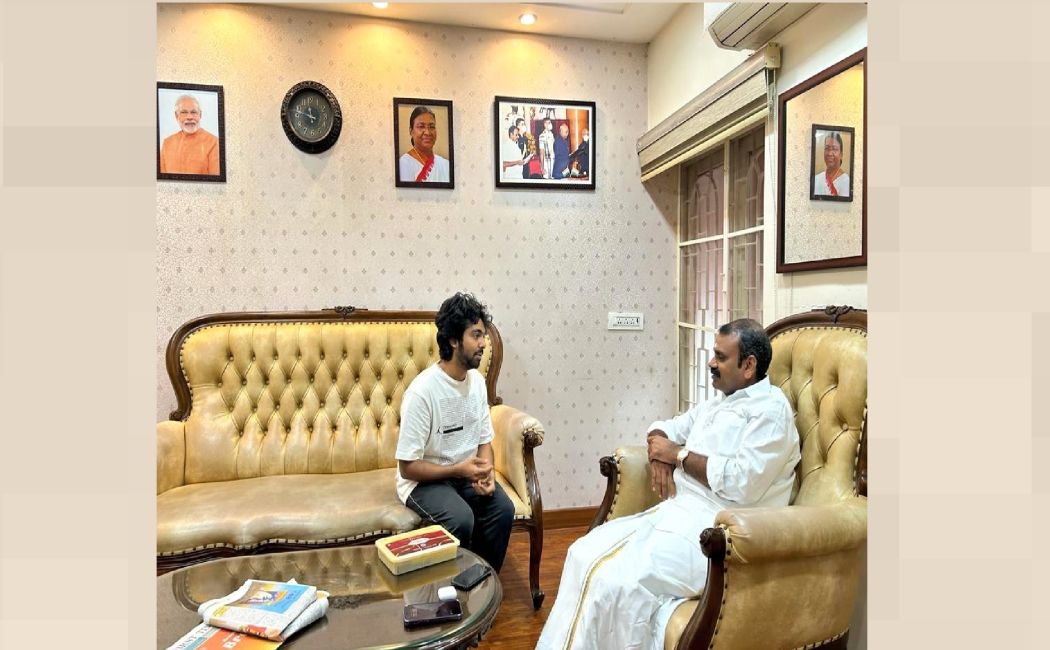A famous musician has a surprise meeting with the Union Minister!