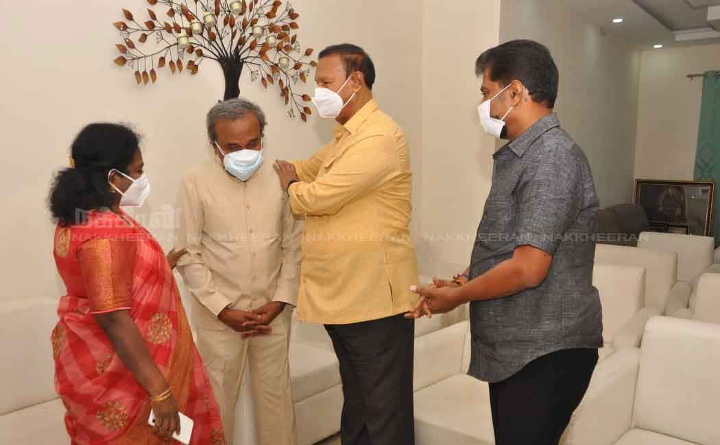 Nakkheeran Editor pays tribute to Tamilisai mother