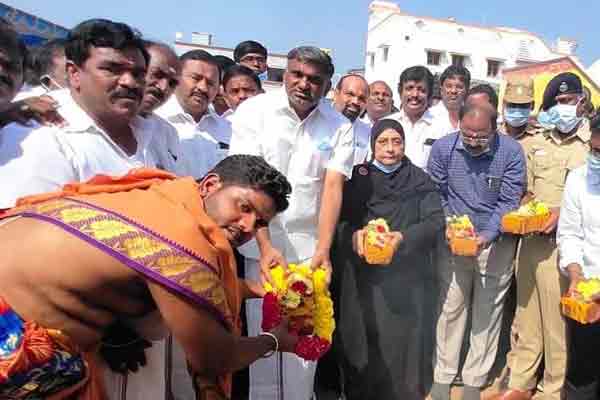 Vaniyambadi to tirupattur four way road