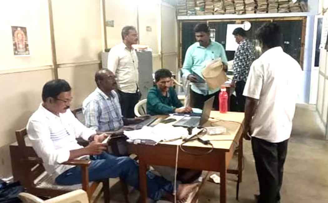 10.40 lakh unaccounted money seized in Erode Rural Development Office