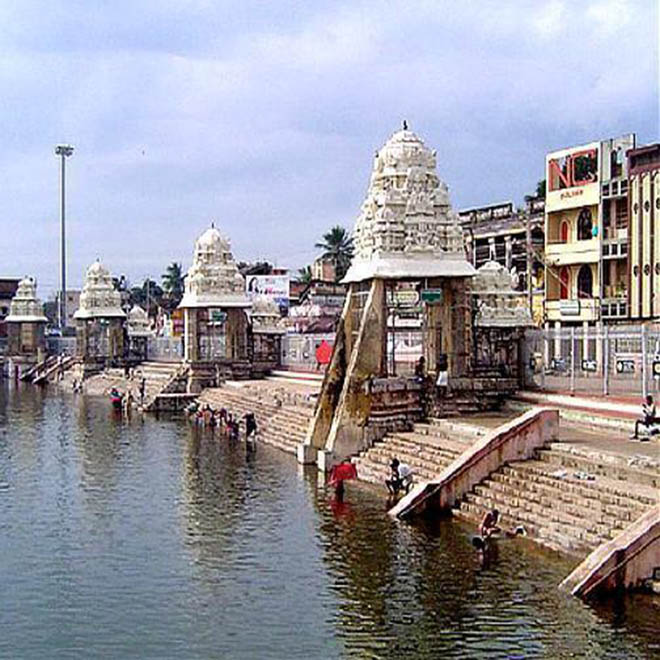 கும்