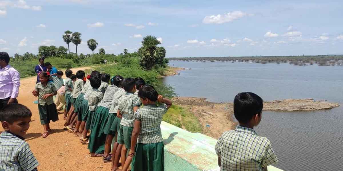 'Ula' organization that takes school students on a trip!