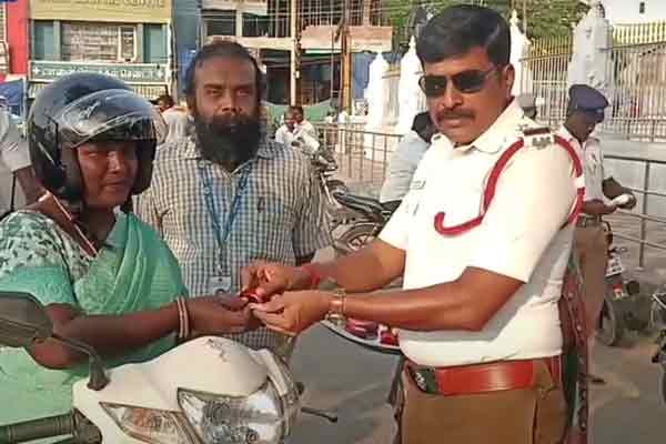 police gave surprise to the women who followed the rules