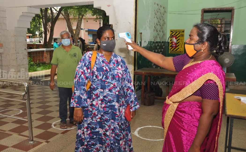Open libraries; Readers allowed after body temperature test