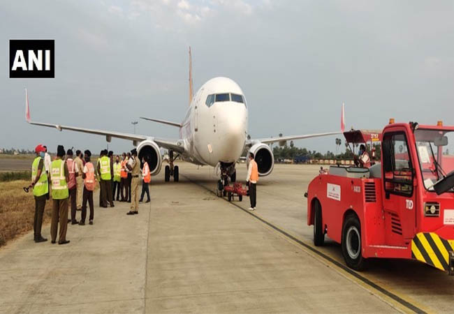 air india express flight incident at vijayawada international airport