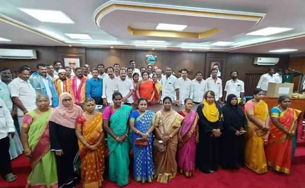 Dare not face election - DMK executive against DMK candidate!