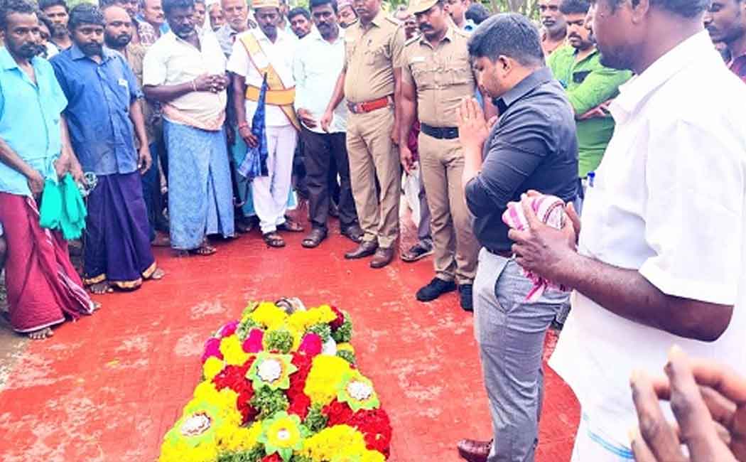 Govt first honor to worker who donated organs.