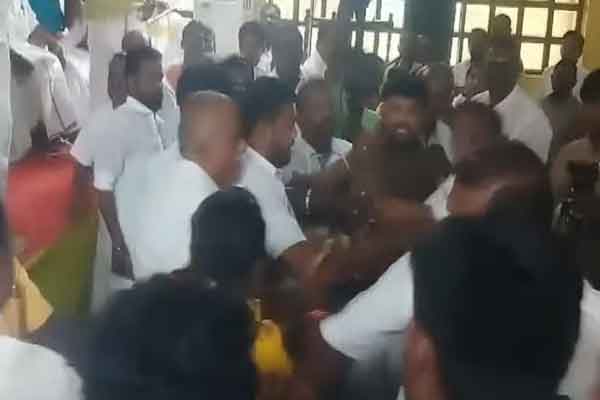 tirunelveli ADMK fileld imspection meeting incident