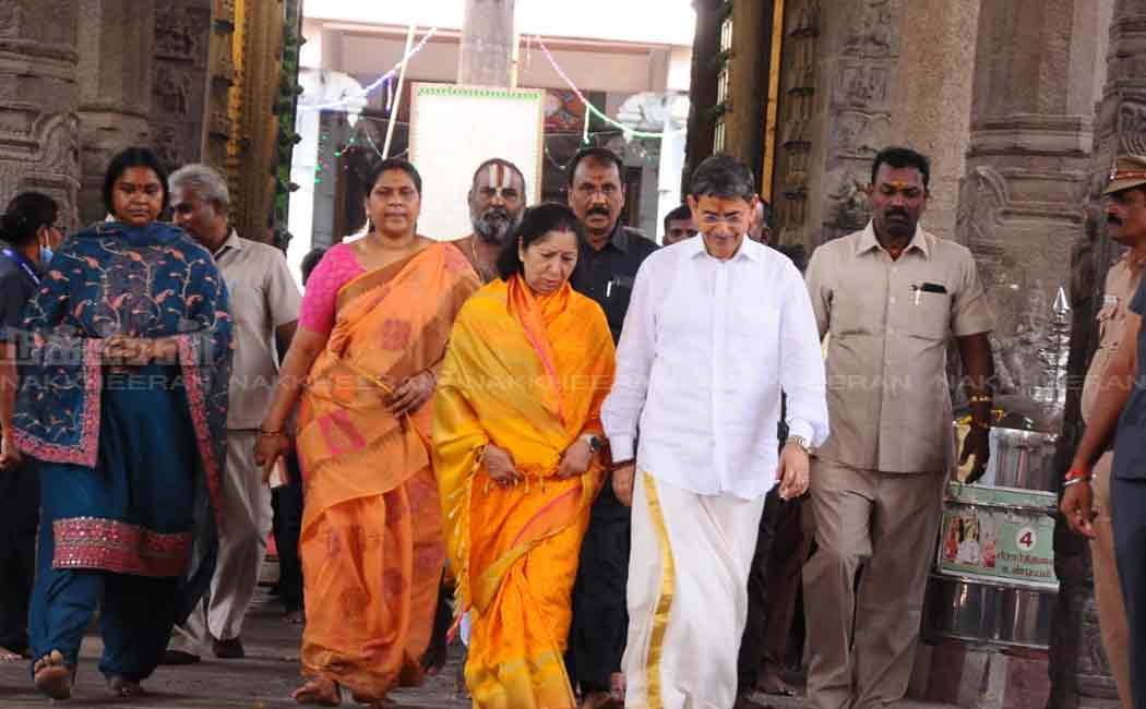 rn ravi pray rama navami at triplicane parthasarathy temple