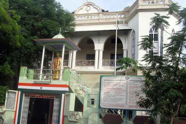 Virudhunagar municipal employee who was 'suspended' in the complaint!
