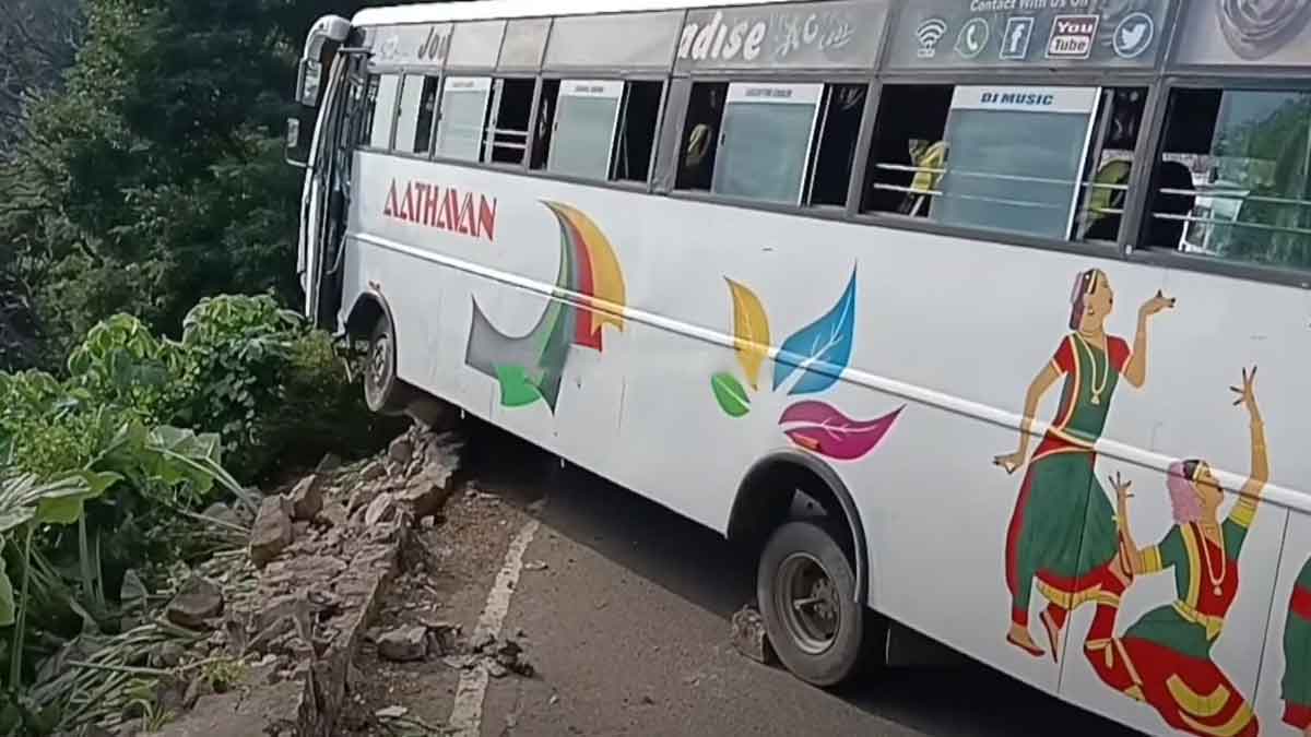 Tick-tick by the second - the passengers heaved a sigh of relief from the driver