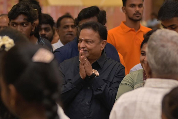 Isari Ganesh gave a special welcome to 1500 people regards his daughter marriage