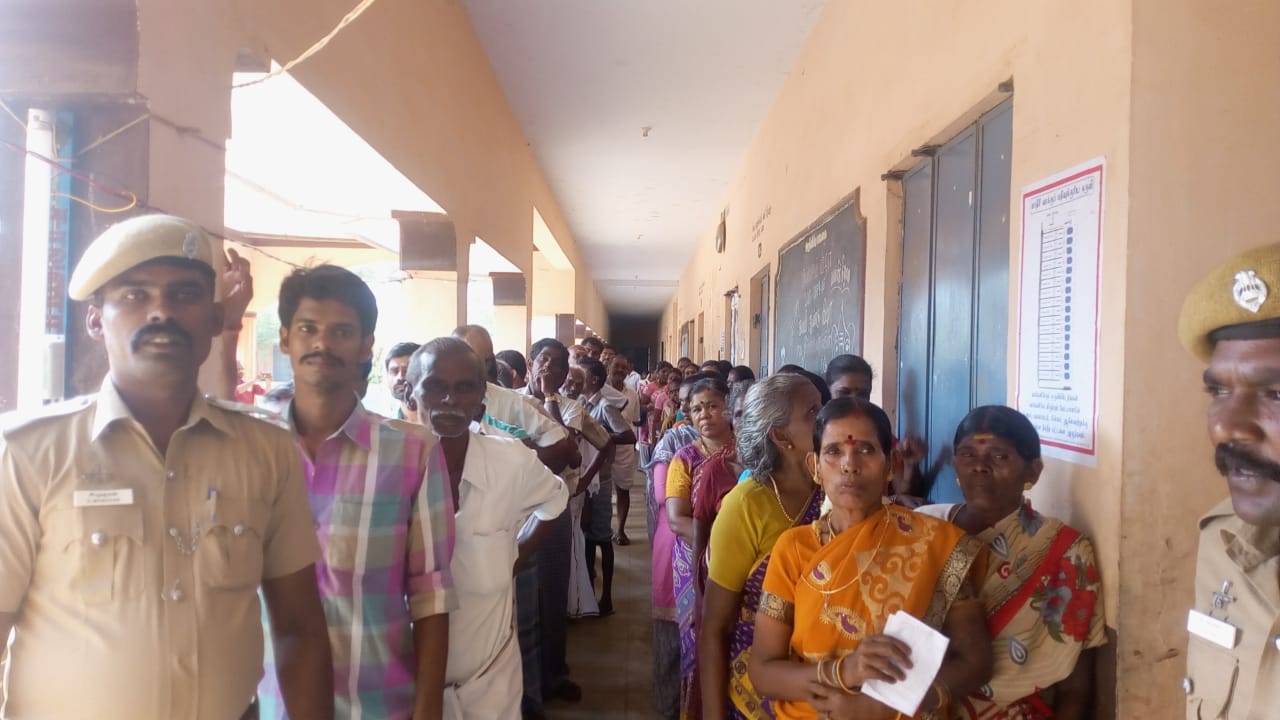Re polling with heavy police protection in Periyakulam Andipatti