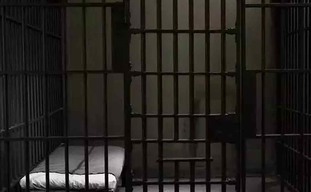 Liquor dealers violating promise ... Jail