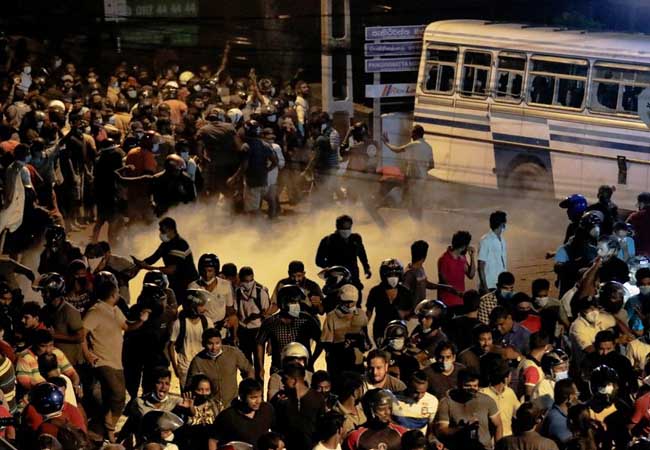 Public outcry in Sri Lanka ... Electricity cut, internet disconnection, curfew enforced!