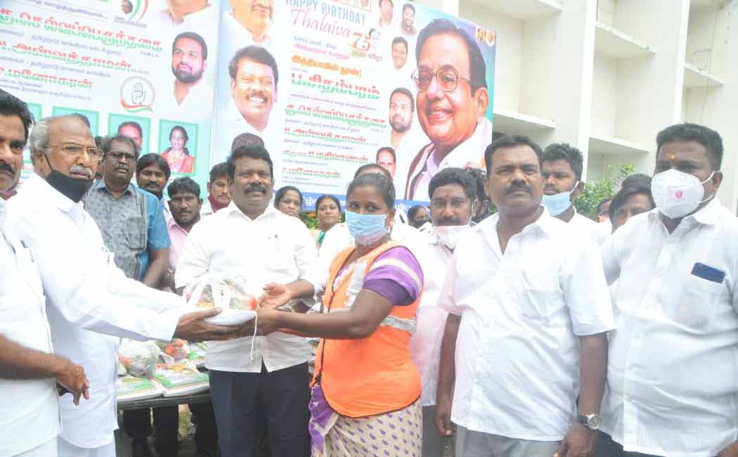 p.chidambaram's birthday celebration in sathyamoorthi bhavan