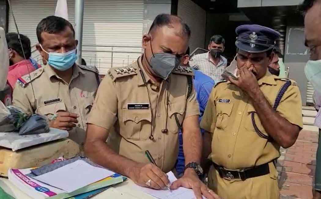 Hashish oil recovered by kerala police two arrested