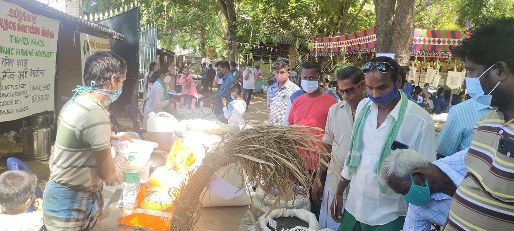 People support the Seed Festival which restores the traditional seeds and spreads the traditional food!