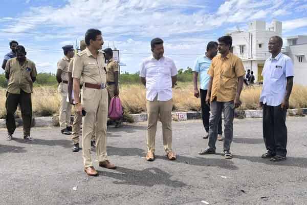 4 lost as car carrying district judge collides with lorry!