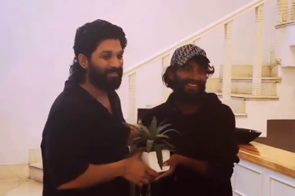 A fan who traveled 1750 km to see Allu Arjun