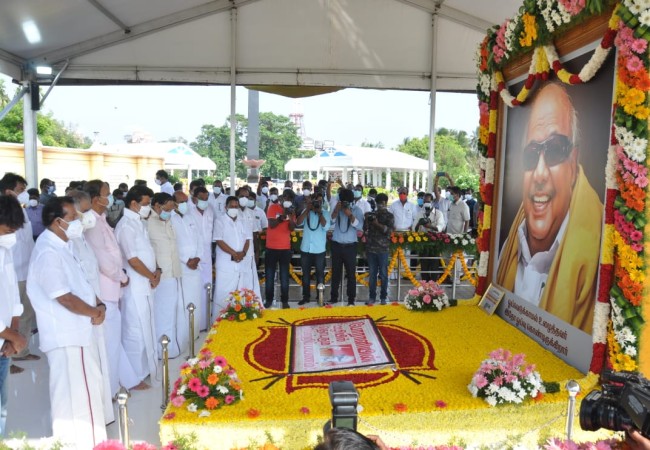 kalaigner birthday chief minister mkstalin pay tributesv
