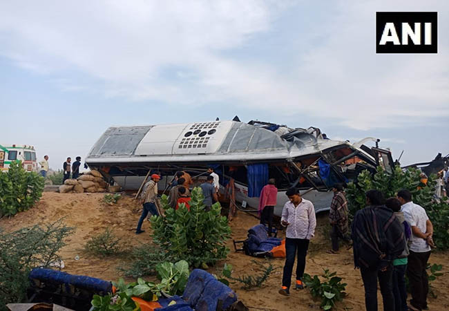rajasdhan state national highway no 11 bus and truck incident
