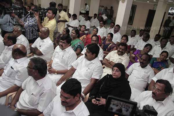 EPS consulting with AIADMK MLAs