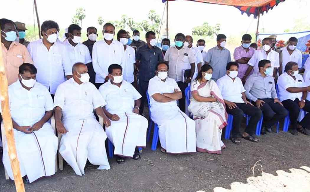 Kanimozhi MP Pays homage to Ki.Ra.