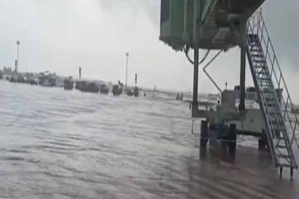 Chennai airport closure