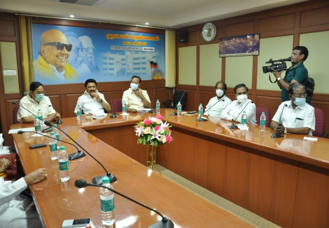 dmk mps meeting at chennai mk stalin tweet